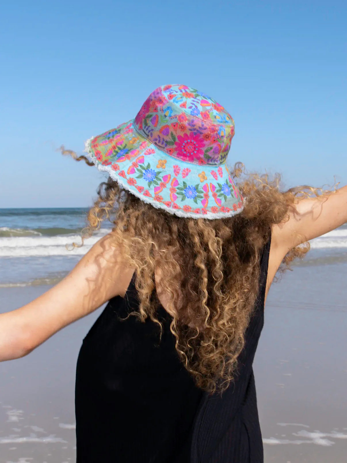 Sandy Days Bucket Hat // Teal Folk Flower