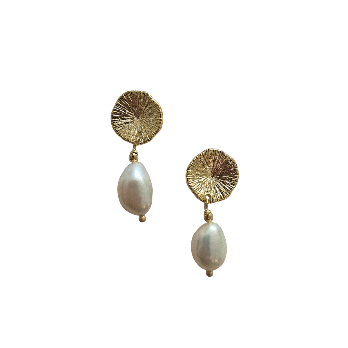 Earring // Natural Freshwater Pearl