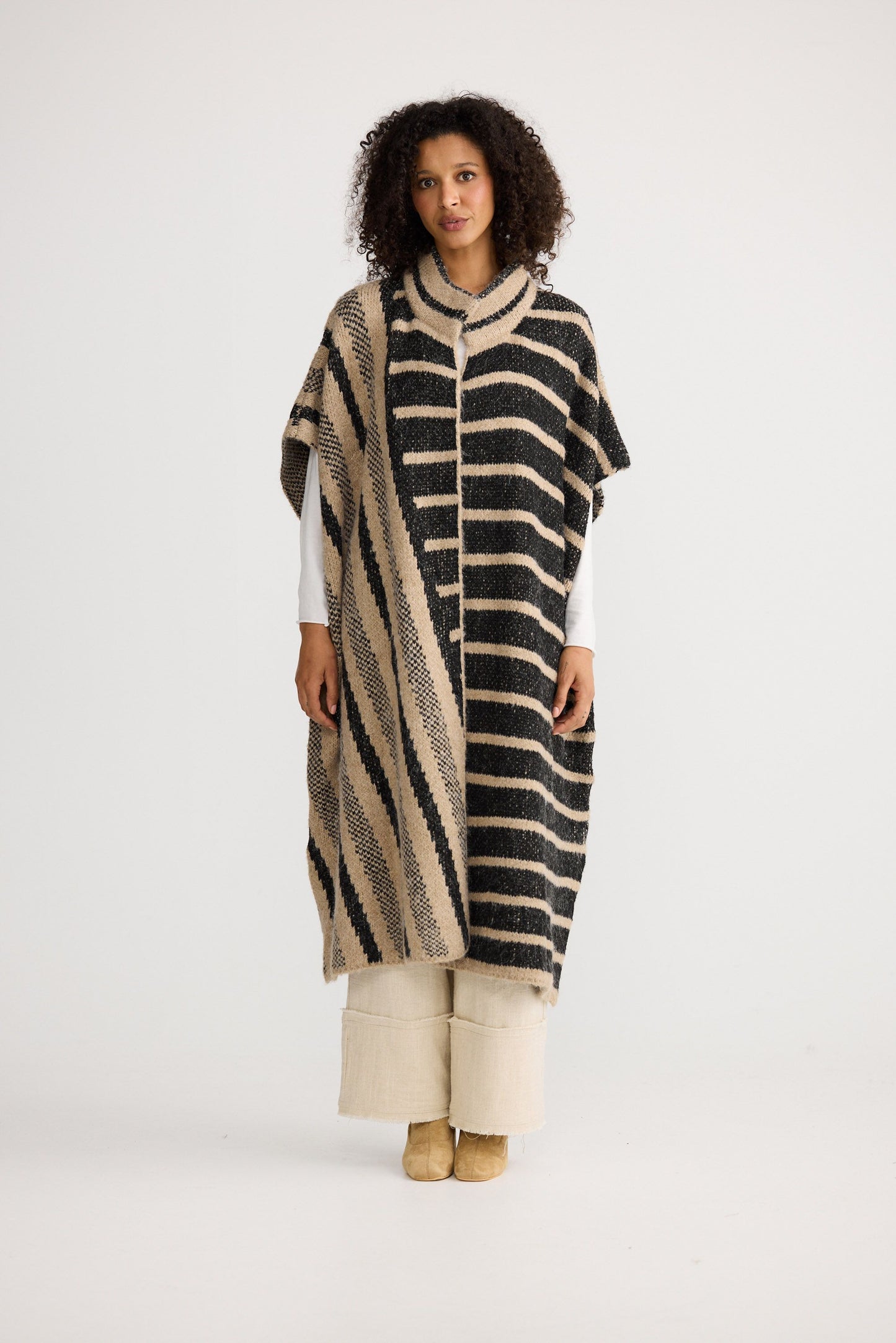 Mirador Knit Cape // Black W Cedar Stripe