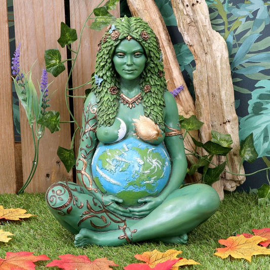 Statue // Ethereal Mother Earth Gaia Art // 30cm
