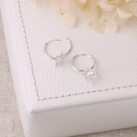 Huggies // Dainty Lotus