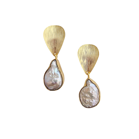 Earring // Freshwater Pearl