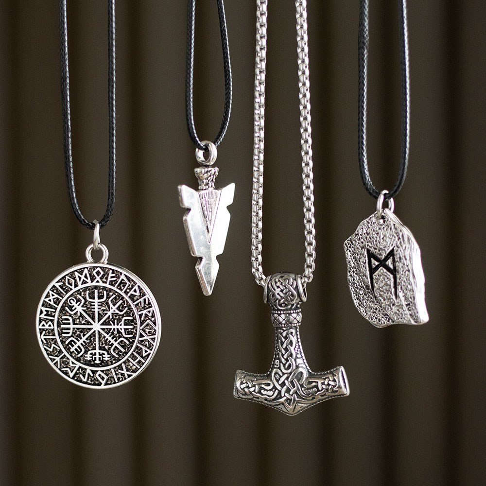 Viking // Necklace // Arrowhead of Strength