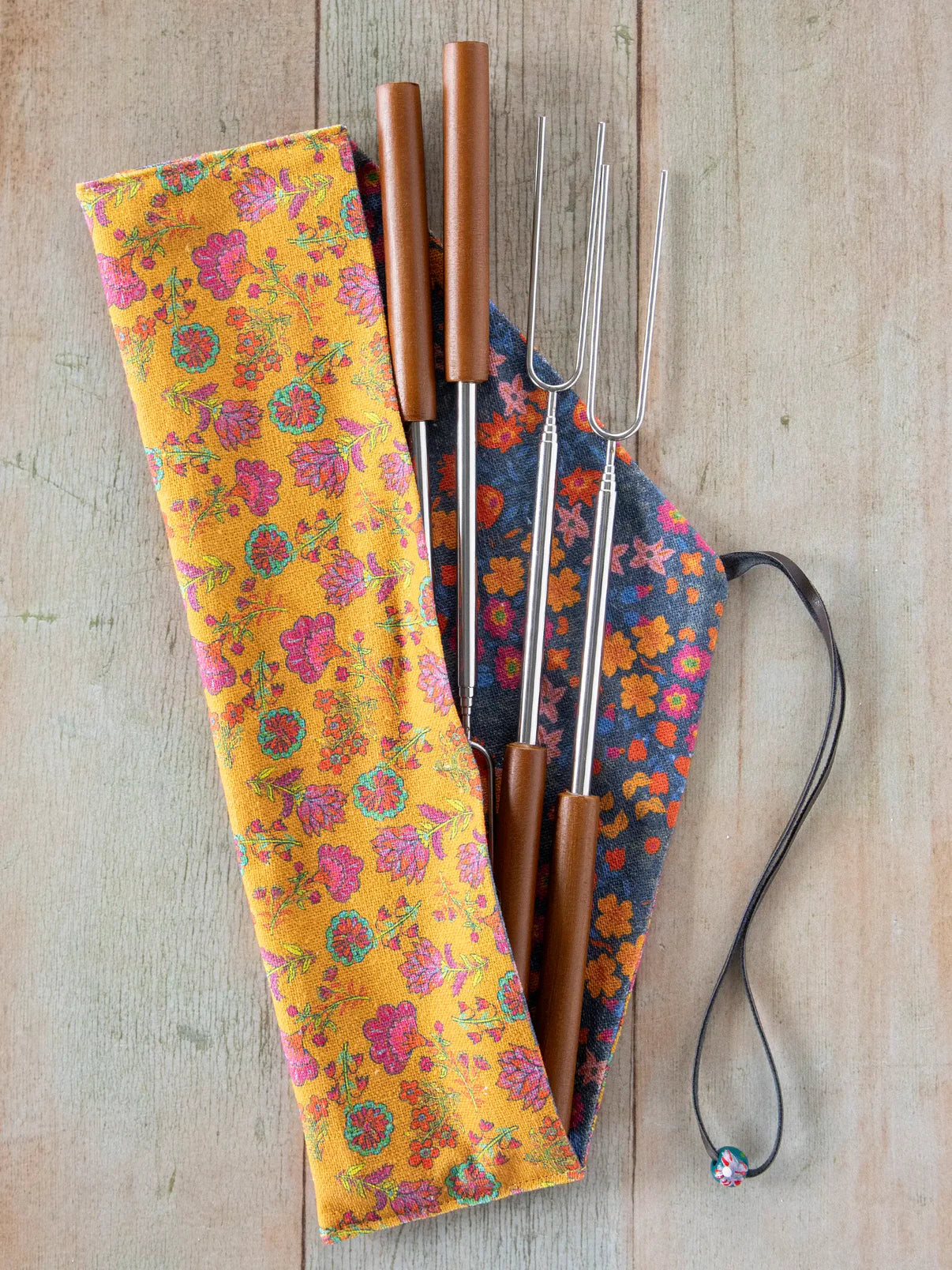 Campfire Extendable Roasting Sticks // Set of 4 // S'more Memories