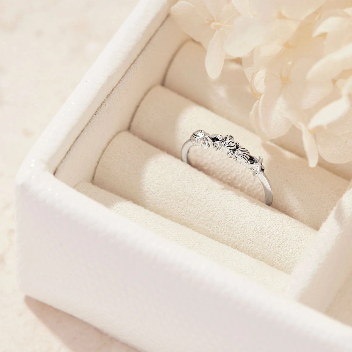 Ring // Dainty La Lagoon // Silver