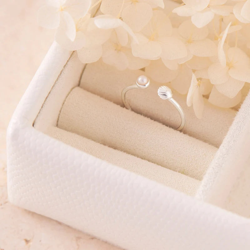 Ring // Venus Pearl // SIlver