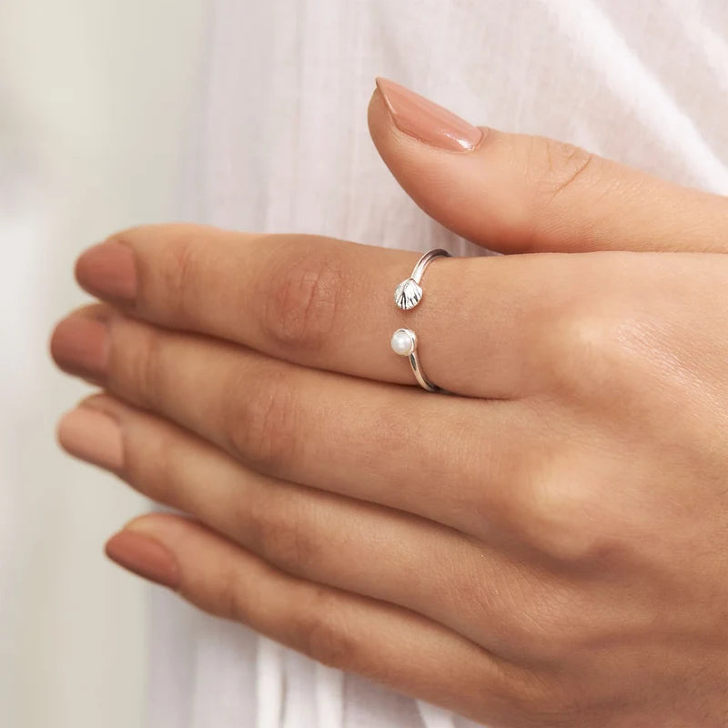 Ring // Venus Pearl // SIlver