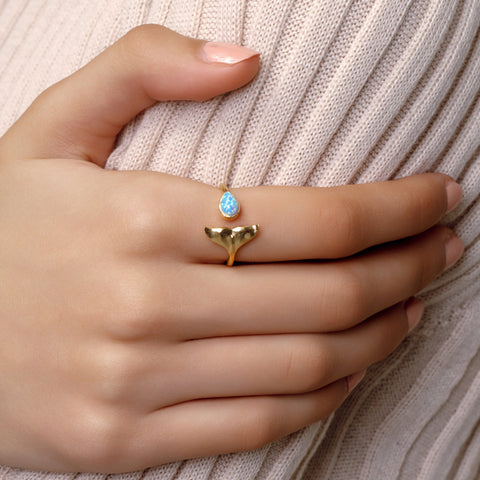Ring // Whale Tail Opal // Gold