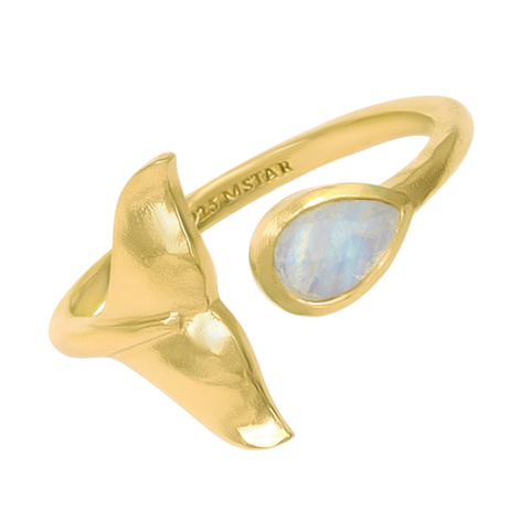 Ring // Whale Tail Moonstone // Gold