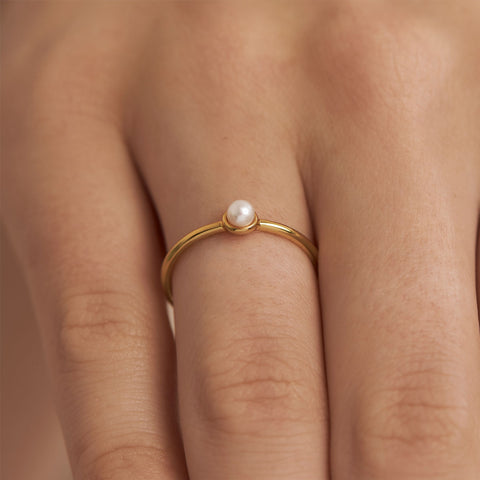 Ring // Delicate Pearl // Gold