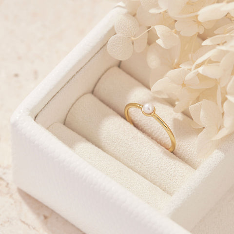 Ring // Delicate Pearl // Gold
