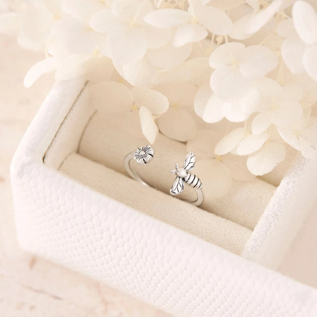 Ring // Meant To Bee // Silver
