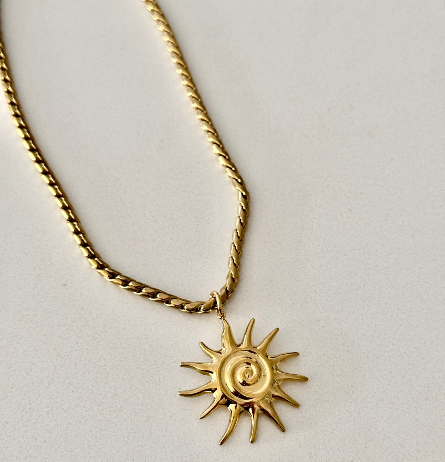 Necklace // Stay Golden