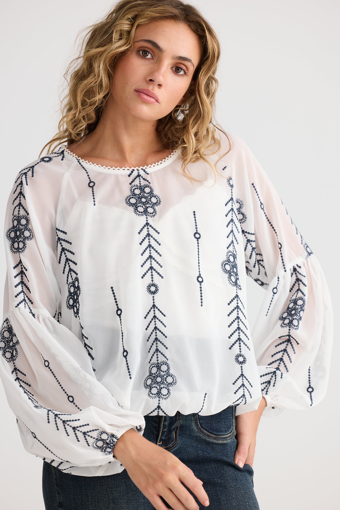 Sundown Top // Off White W Navy