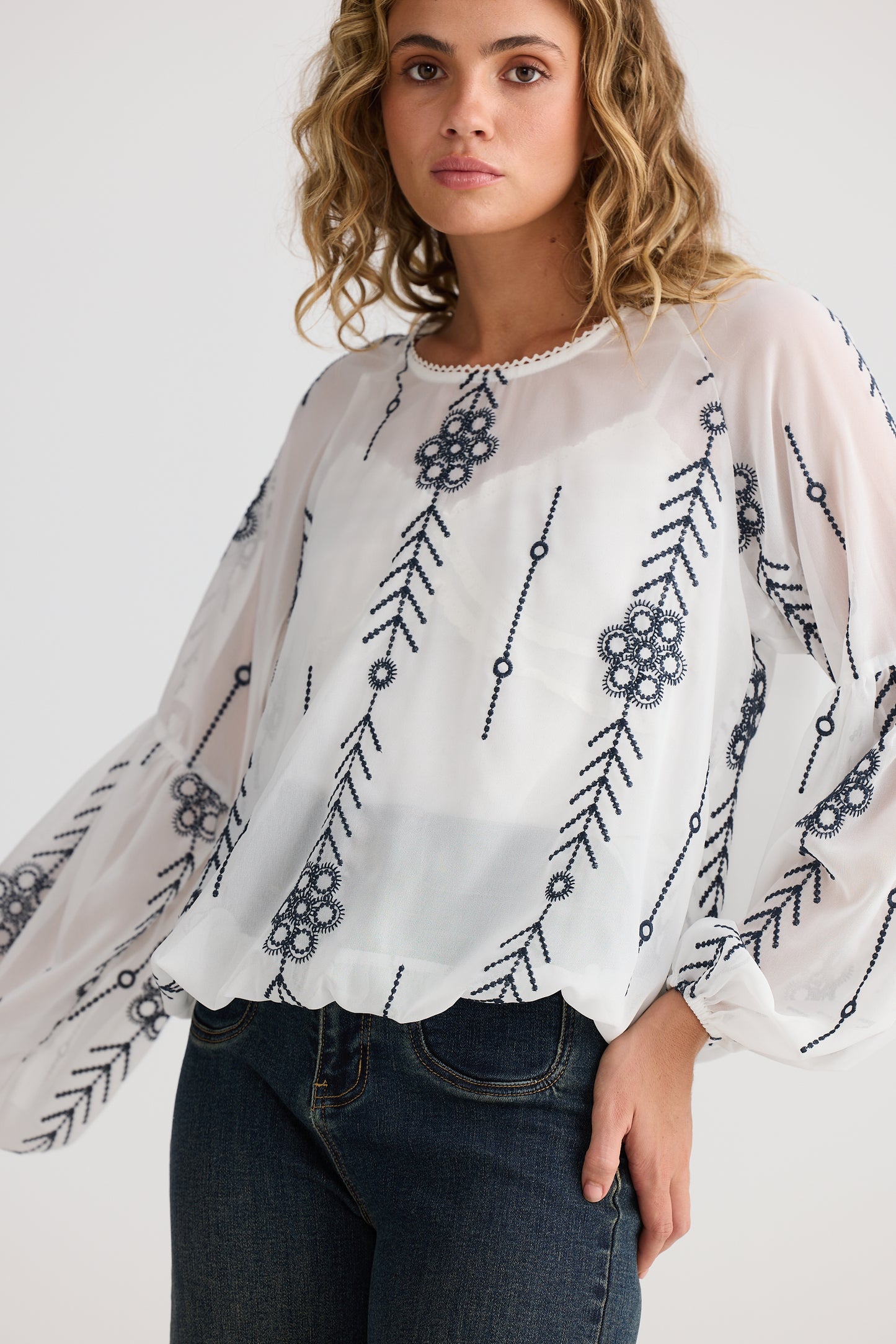 Sundown Top // Off White W Navy