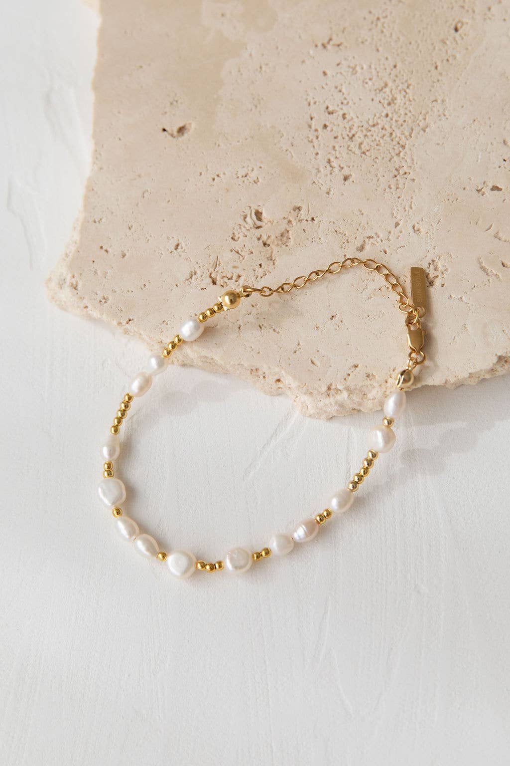 Wanderlust - Pearl Bracelet