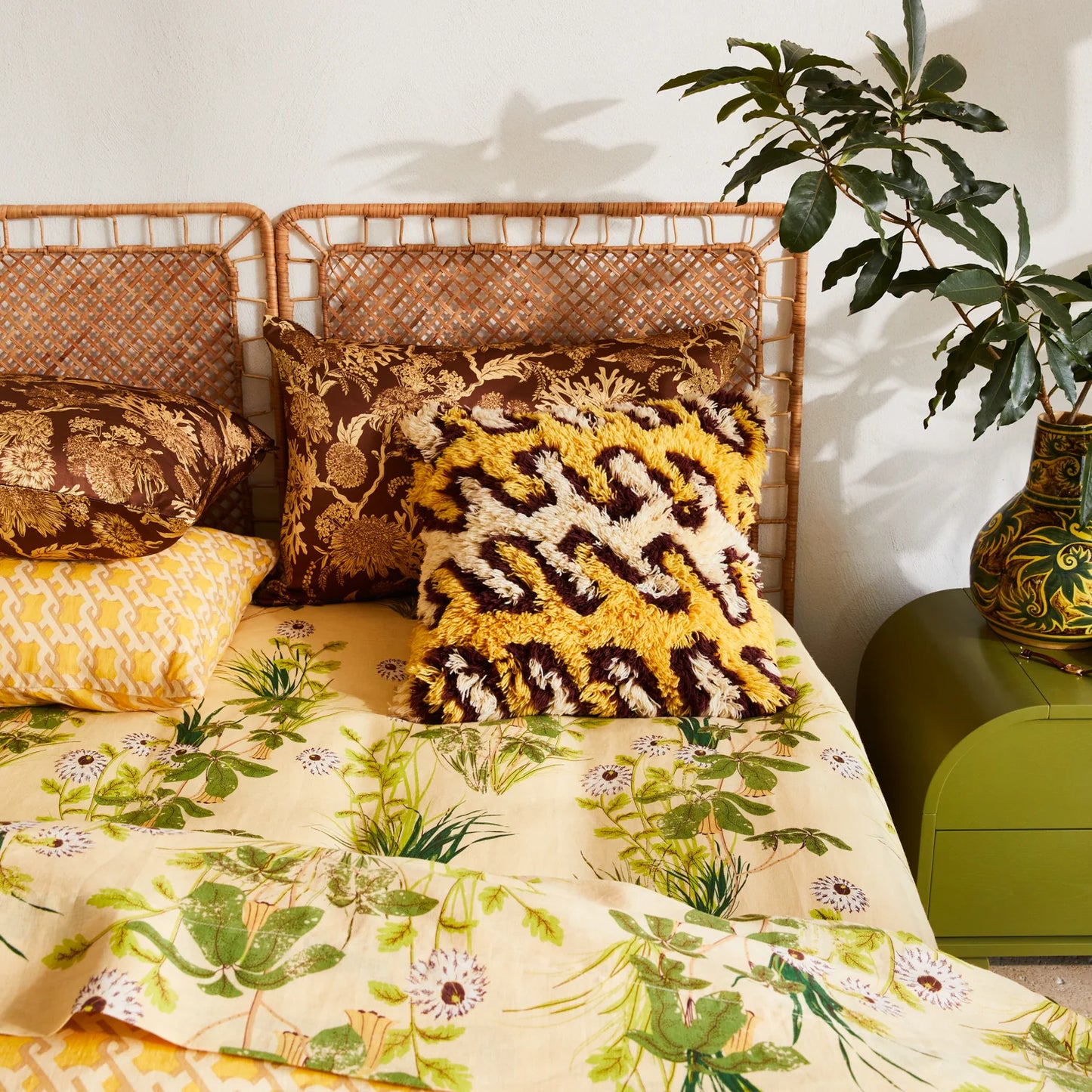 Marzia Shag Cushion // Dune