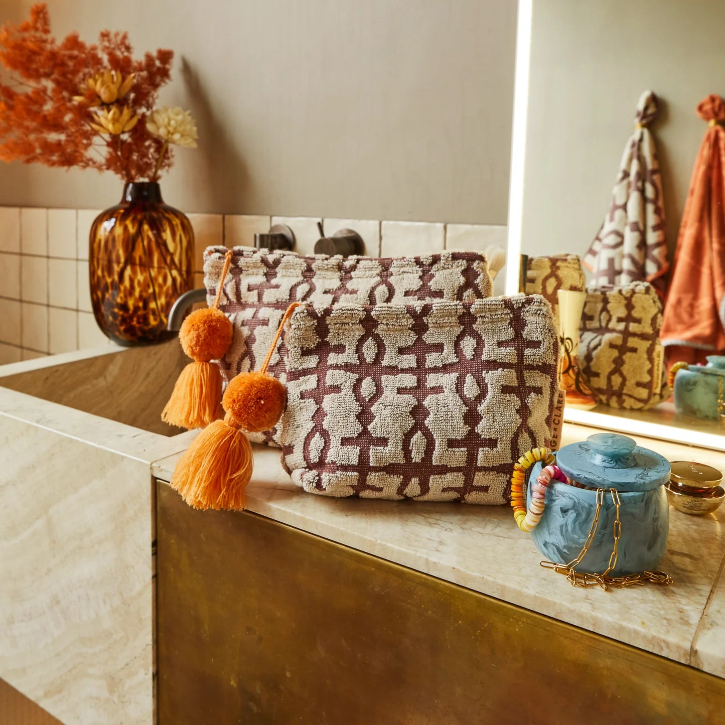 Amata Terry Pouch // Clove