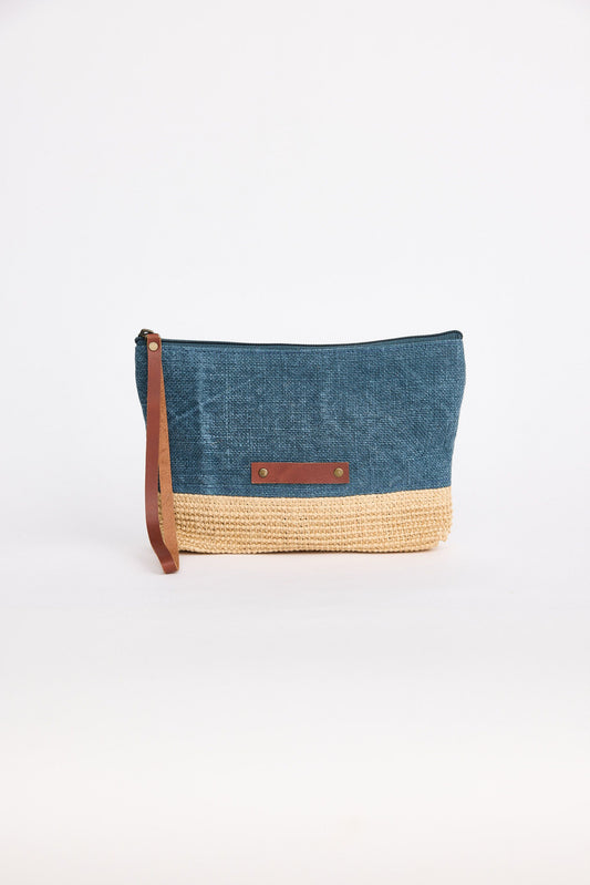 Beachcomber Clutch // Blue