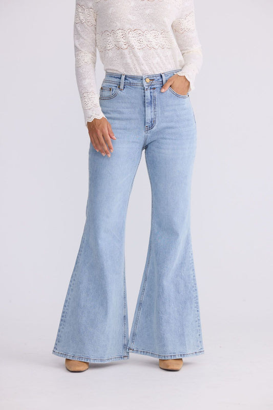 Eclipse Jean // Light Blue Wash